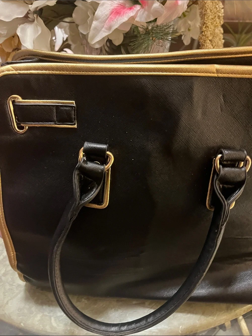 🤩🤩Michael Kors Black Satchel with Gold Trim and Lock